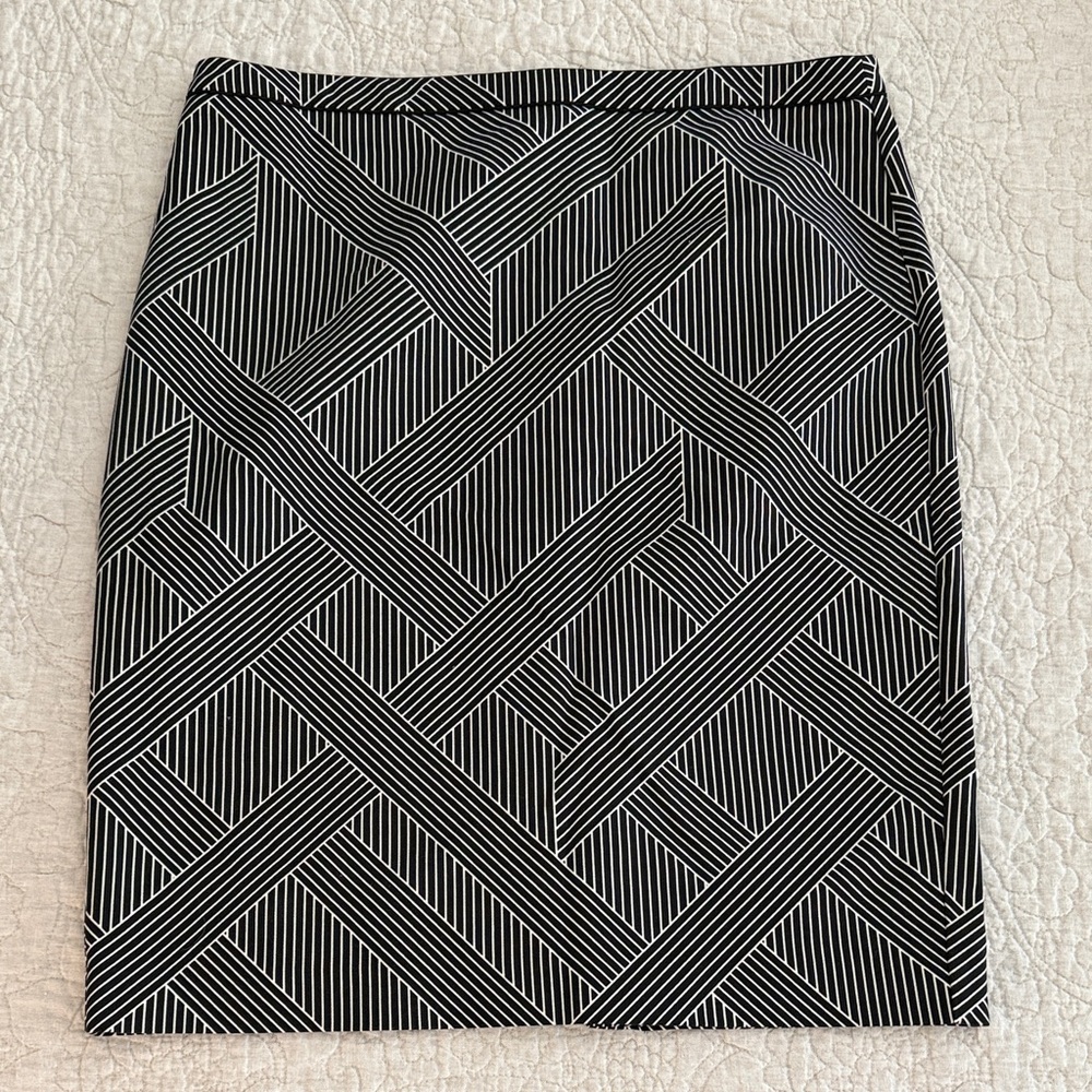 Ann Taylor Monochrome Striped Pencil Skirt